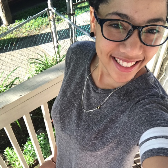 Meet your Posher, Adriana - Picture 1 of 1